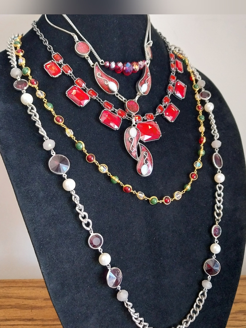 Vintage Red Enamel Jewelry Set in Wooden Box - Picture 7 of 8